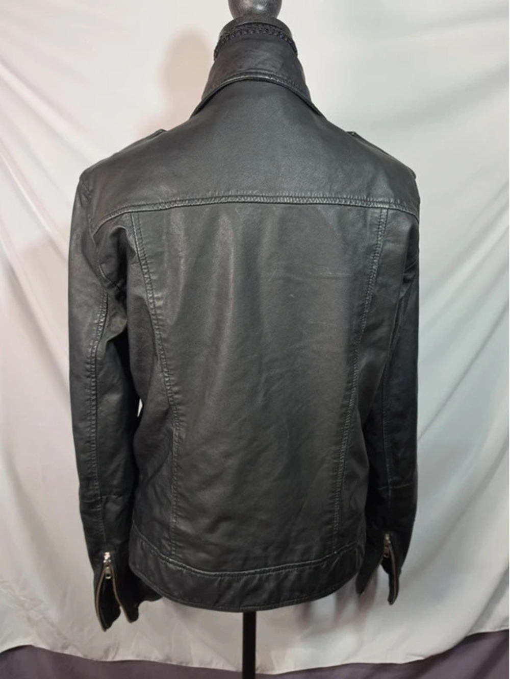 Lamb leather - Picture 6 of 11